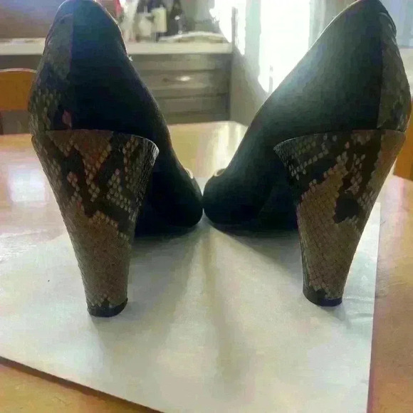 MARC By MARC JACOBS Snakeskin Suede Pumps - Size 40 - Picture 6 of 12